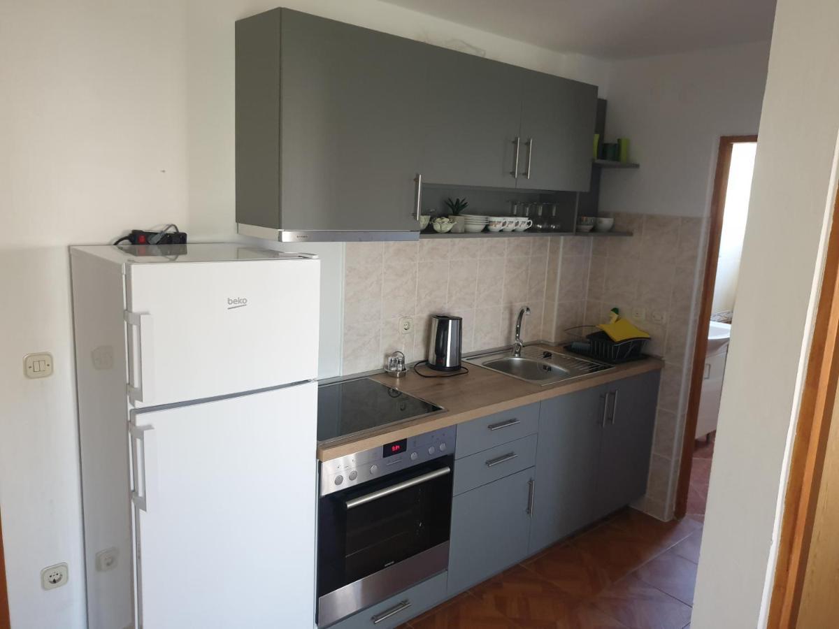 Apartments Miletic J-I Водице Екстериор снимка