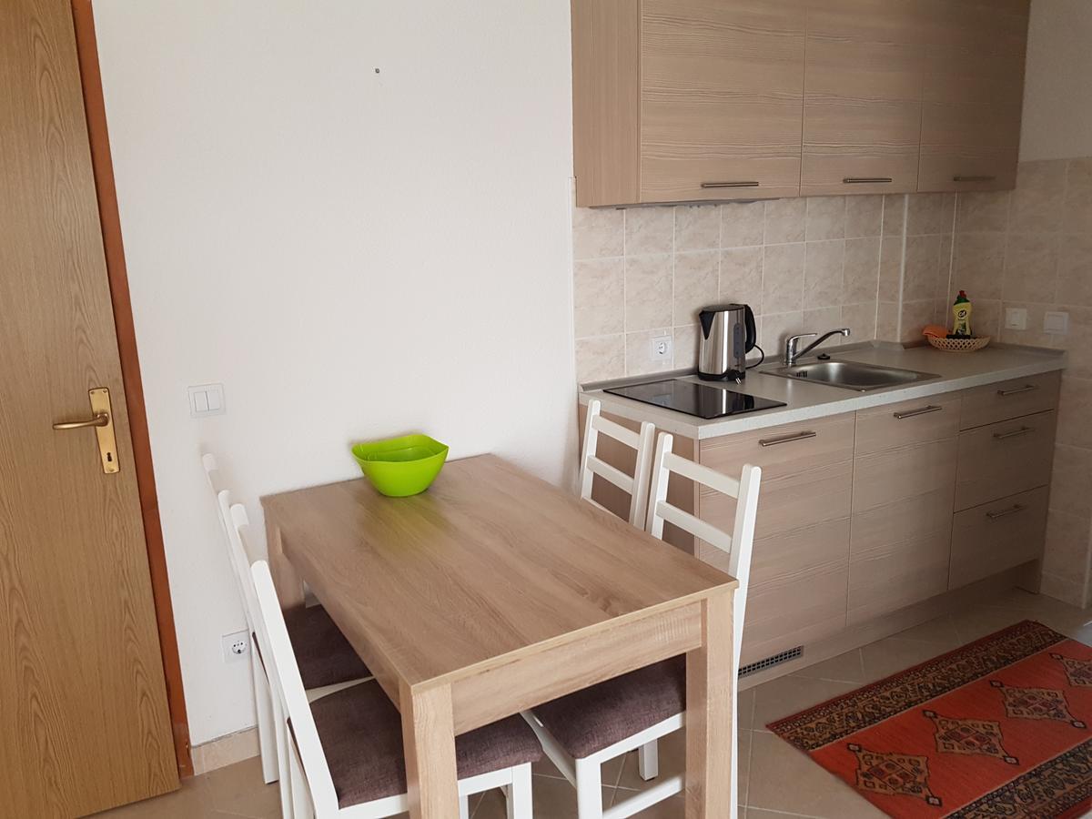 Apartments Miletic J-I Водице Екстериор снимка